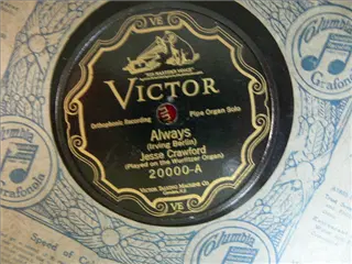 small_victor 20000 a.webp